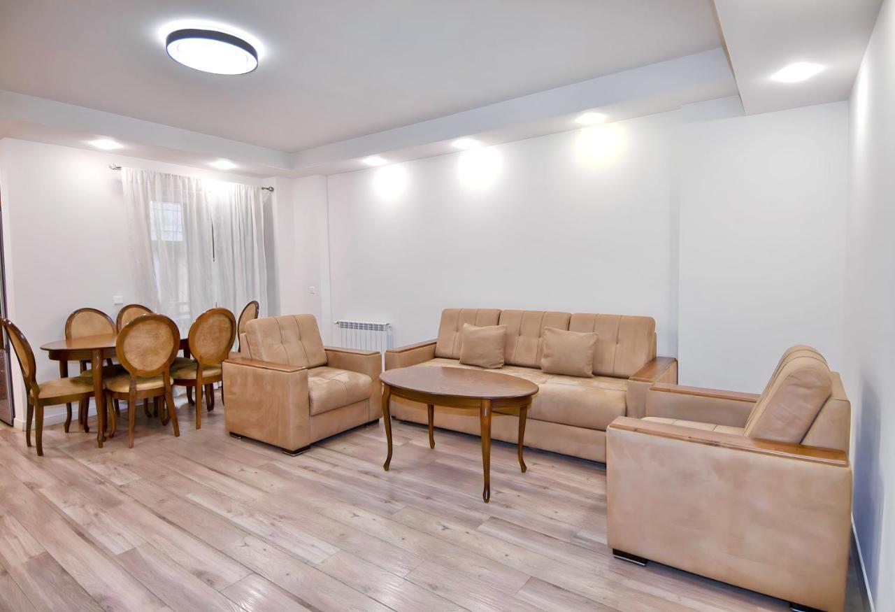 Prime On Aram Street,2 Bedrooms,2 Bathrooms,open Balcony Apartment
