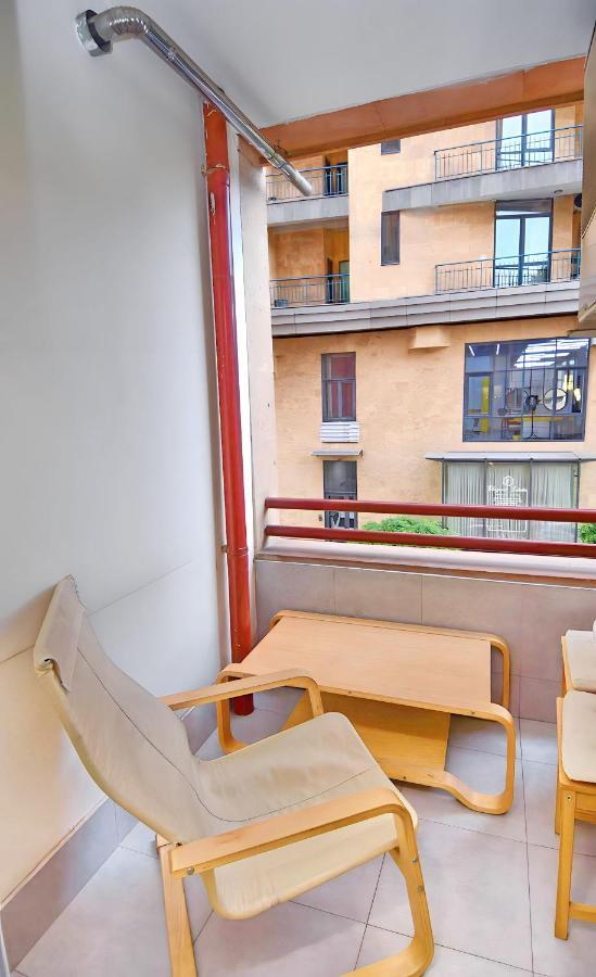 Prime On Aram Street,2 Bedrooms,2 Bathrooms,open Balcony Apartment *